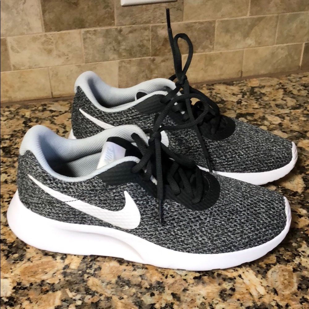 Women’s Nike Tanjun 7.5